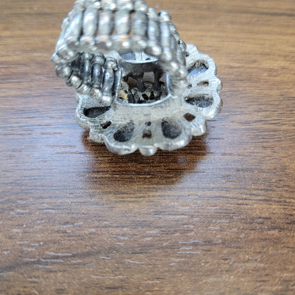 Ring - Picture 3 of 3